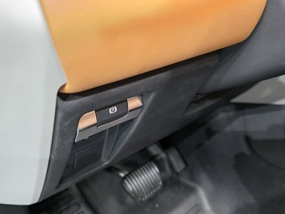 2022 LAND ROVER DEFENDER thumbnail 26
