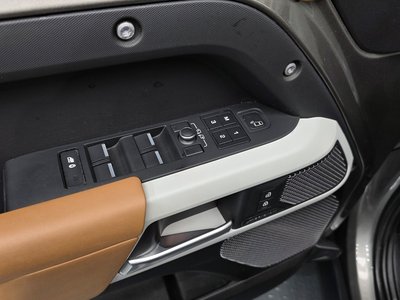 2022 LAND ROVER DEFENDER thumbnail 28