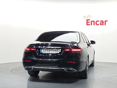 MERCEDES-BENZ E-CLASS - 3