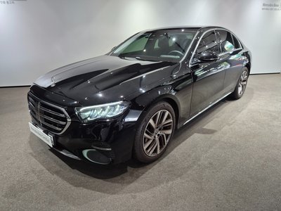 MERCEDES-BENZ E-CLASS - 1