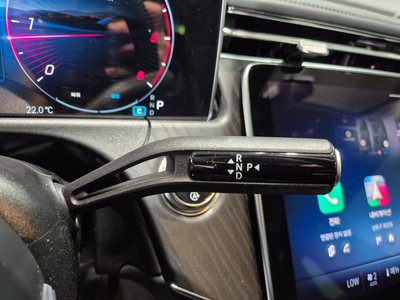 MERCEDES-BENZ E-CLASS - 9