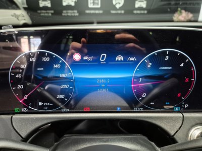 MERCEDES-BENZ E-CLASS - 8