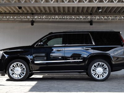 CADILLAC ESCALADE - 7