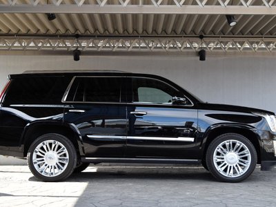 CADILLAC ESCALADE - 8