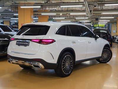 2025 Mercedes-BENZ GLC — фото 4