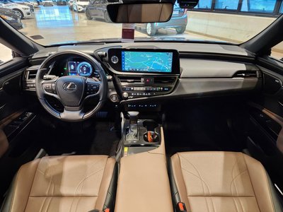 صورة 7 لـ 2023 Lexus ES
