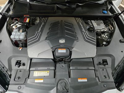 LAMBORGHINI URUS - 7