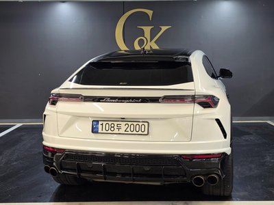 LAMBORGHINI URUS - 3