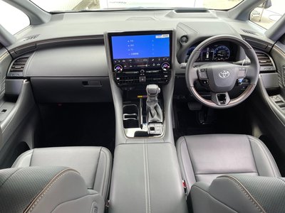 2026 Toyota ALPHARD — фото 3
