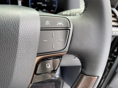 2026 Toyota ALPHARD — фото 8