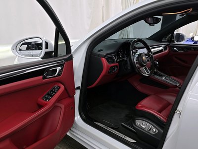 PORSCHE MACAN - 10