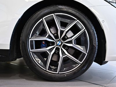 صورة 6 لـ 2025 BMW 5 SERIES