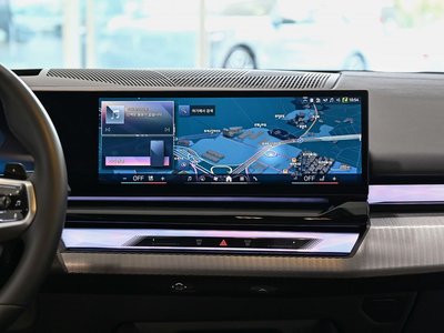 2025 BMW 5 SERIES 缩略图 13