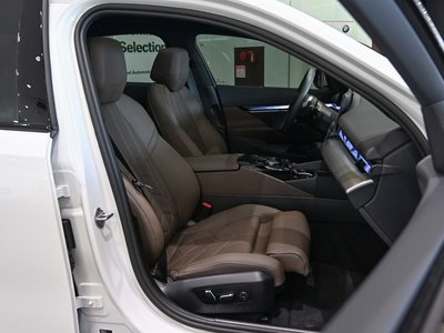 صورة 10 لـ 2025 BMW 5 SERIES