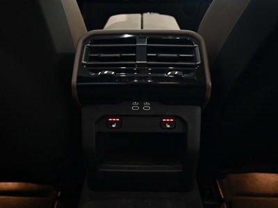2025 BMW 5 SERIES 缩略图 17