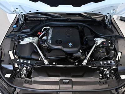 صورة 7 لـ 2025 BMW 5 SERIES