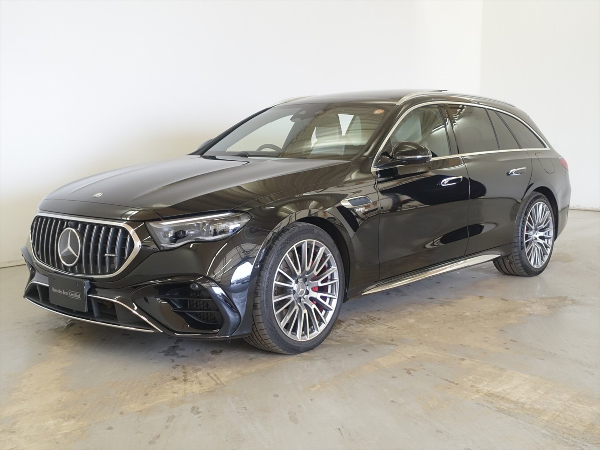 MERCEDES-BENZ E-CLASS WAGON AMG - View 1