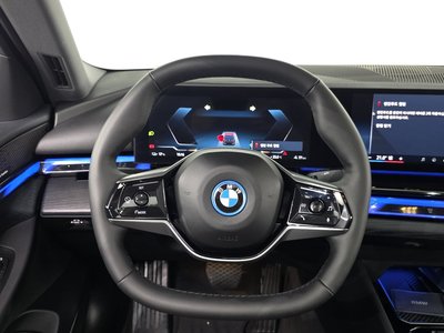 2025 BMW I5 — миниатюра 19