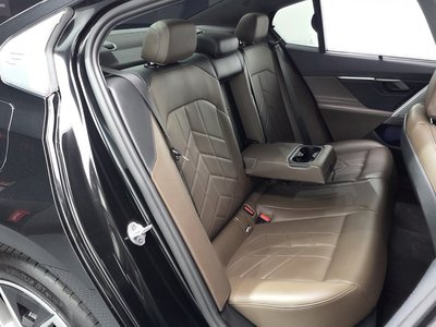 2025 BMW I5 — миниатюра 18