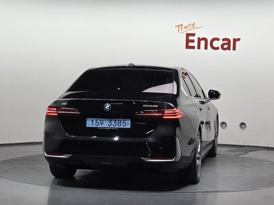 صورة 4 لـ 2025 BMW I5
