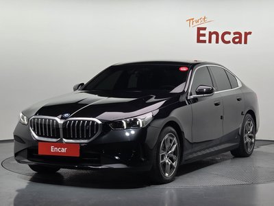 صورة 1 لـ 2025 BMW I5