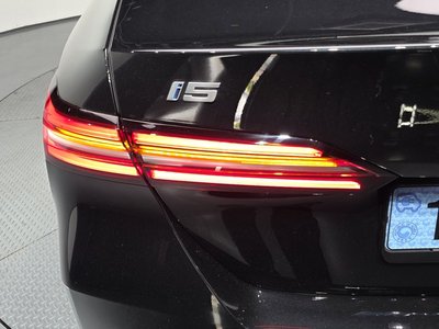 صورة 10 لـ 2025 BMW I5