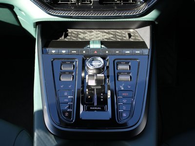 صورة مصغرة 27 لـ 2025 Aston Martin DBX