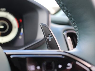 صورة 15 لـ 2025 Aston Martin DBX