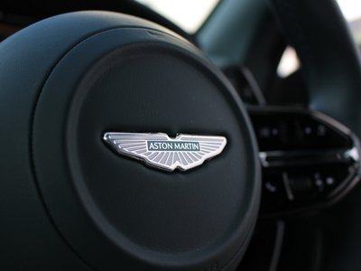 صورة 13 لـ 2025 Aston Martin DBX
