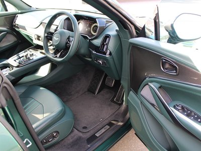 صورة 3 لـ 2025 Aston Martin DBX