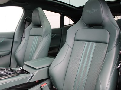 صورة 8 لـ 2025 Aston Martin DBX