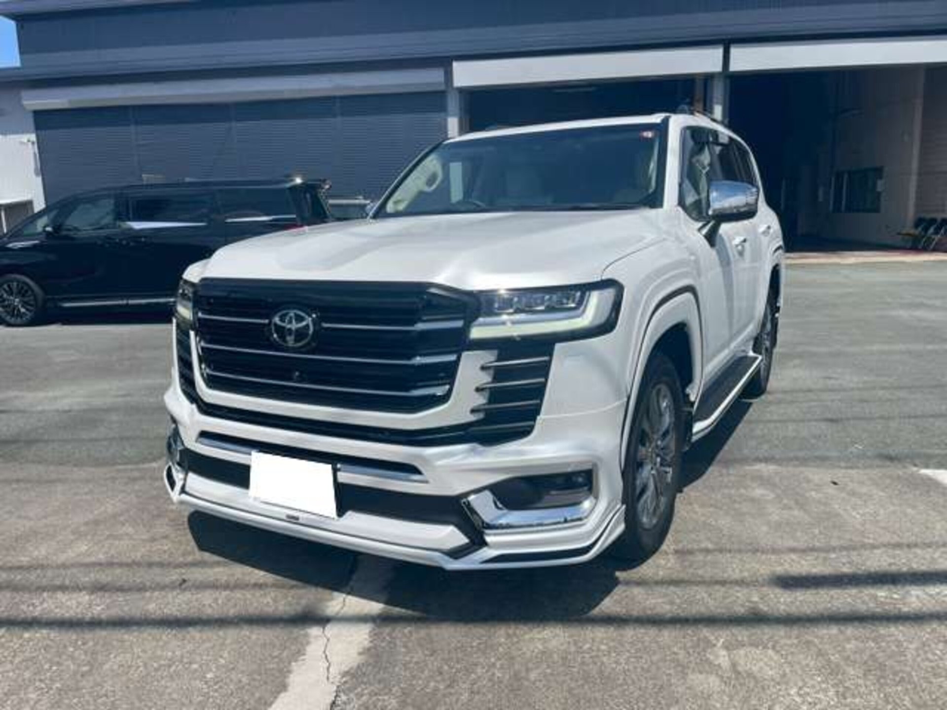 TOYOTA LAND CRUISER 300 - View 1