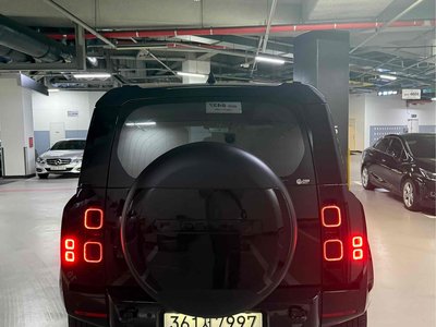 LAND ROVER DEFENDER - 7