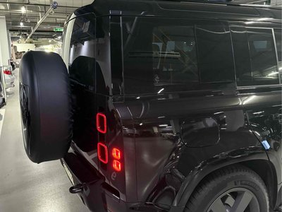 LAND ROVER DEFENDER - 6