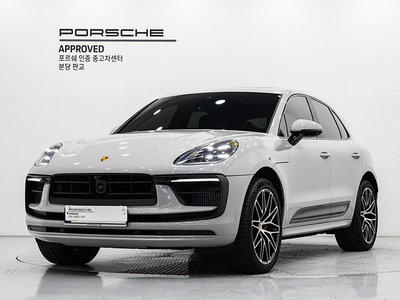 PORSCHE MACAN - 1