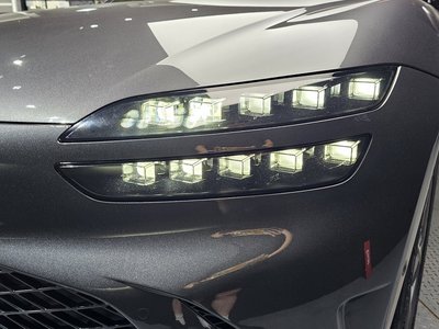 2022 Genesis GV60 photo 9