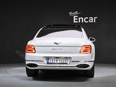 BENTLEY FLYING SPUR - 3