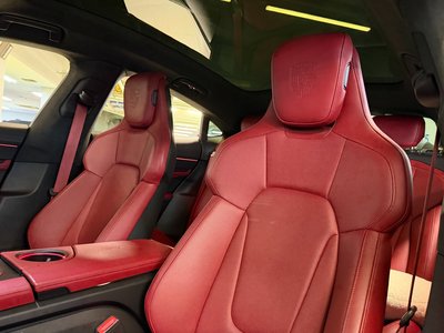 2022 Porsche TAYCAN photo 9