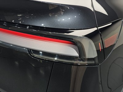TESLA MODEL Y - 10