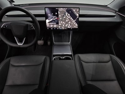 TESLA MODEL Y - 5