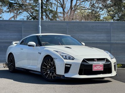 NISSAN GT-R - 2