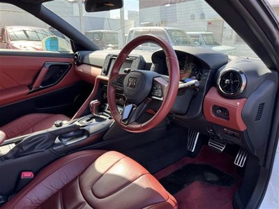 NISSAN GT-R - 8