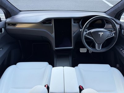 TESLA MODEL X - 2