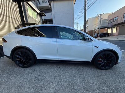 TESLA MODEL X - 9