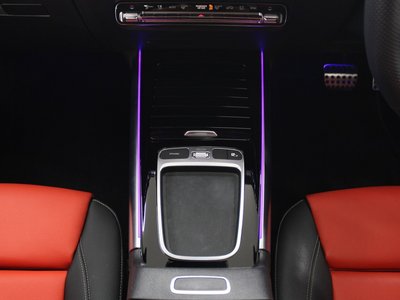 MERCEDES-BENZ GLA - 10