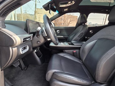 2022 Genesis GV60 thumbnail 13