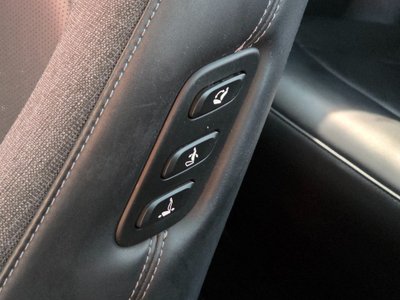 2022 Genesis GV60 thumbnail 19