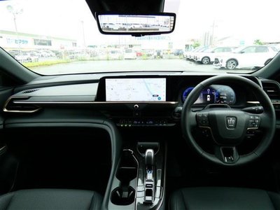 2025 Toyota CROWN SPORT photo 2