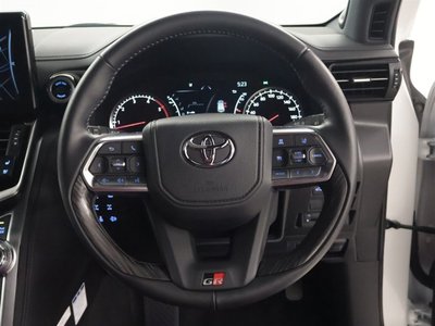 TOYOTA LAND CRUISER 300 - 6