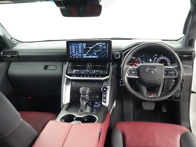 TOYOTA LAND CRUISER 300 - 5